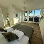 Penthouse Mit Sauna, Jacuzzi & Tischkicker