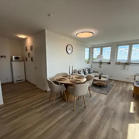 Penthouse Mit Sauna, Jacuzzi & Tischkicker Bergneustadt