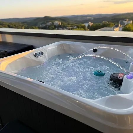 Penthouse Mit Sauna, Jacuzzi & Tischkicker * Bergneustadt