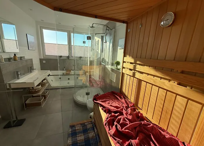 Penthouse Mit Sauna, Jacuzzi & Tischkicker Appartement Bergneustadt