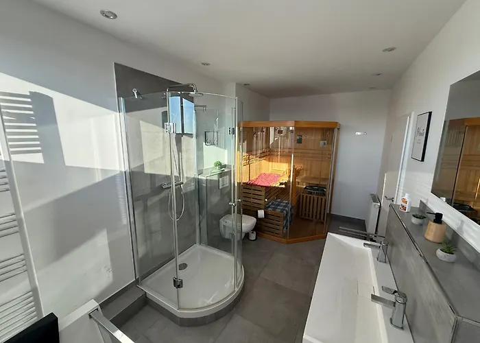 Appartement Penthouse Mit Sauna, Jacuzzi & Tischkicker