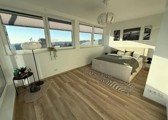 Penthouse Mit Sauna, Jacuzzi & Tischkicker