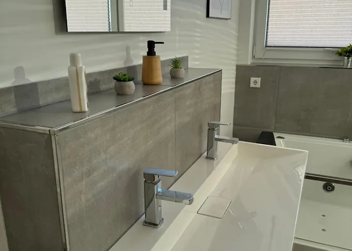 Appartement Penthouse Mit Sauna, Jacuzzi & Tischkicker Bergneustadt