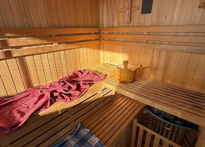 Penthouse Mit Sauna, Jacuzzi & Tischkicker Appartement Bergneustadt