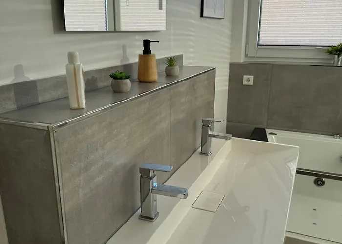 Appartement Penthouse Mit Sauna, Jacuzzi & Tischkicker Bergneustadt