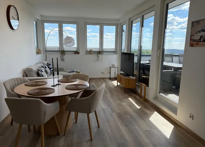 Penthouse Mit Sauna, Jacuzzi & Tischkicker Appartement *