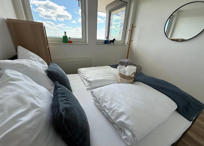 Penthouse Mit Sauna, Jacuzzi & Tischkicker Appartement *