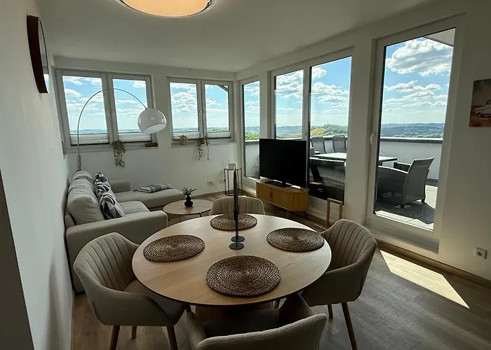 Penthouse Mit Sauna, Jacuzzi & Tischkicker Appartement *