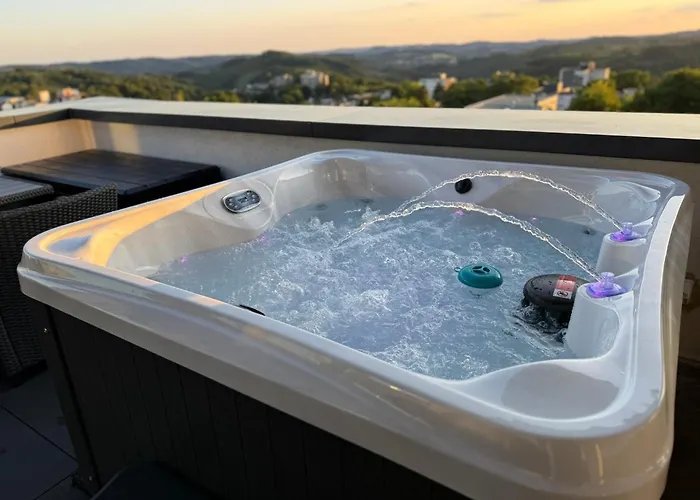 Penthouse Mit Sauna, Jacuzzi & Tischkicker * Bergneustadt